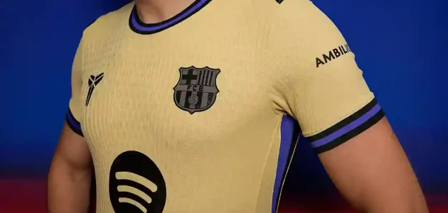 برشلونة يُكرم كوبي براينت بقميصه الجديد للموسم 2025-2026