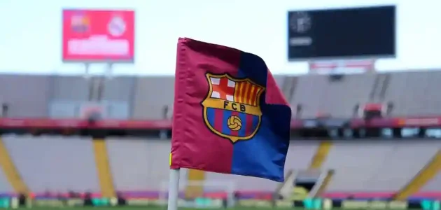 ثلاثة لاعبين شباب من برشلونة يعودون للتدريبات مع الفريق الأول