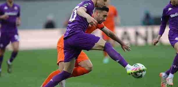 الهلال يعرض 35 مليونًا لضم مدافع فيورنتينا كوموزو