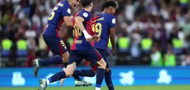 هانسي فليك يؤكد أن نجم برشلونة يخضع للاختبار في دور جديد قبل الموسم المقبل